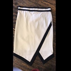 Papaya brand new size small bodycon skirt